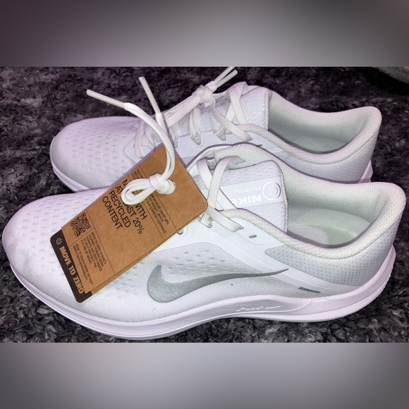 Nike Shoes - Nike Winflo 10 White and Silver Athletic Shoes
